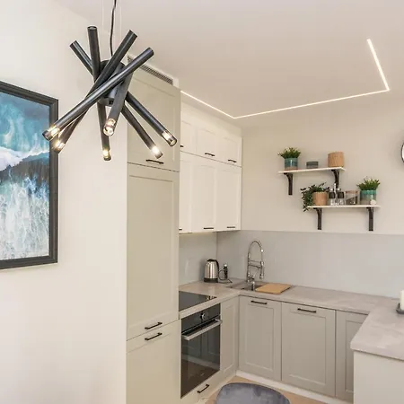 Hello Letnica With Sea View And Private Parking